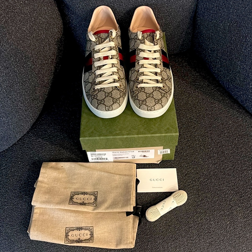 Gucci - Women’s Ace GG Supreme Canvas Low Top Lace Up Sneakers; Size 39.5